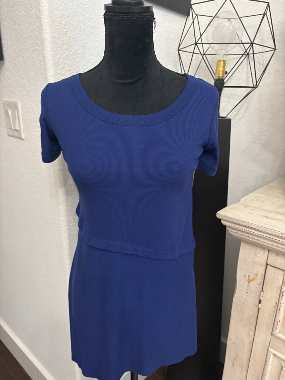 Neiman Marcus Women’s Short Sleeve Scoop Neck Blue top